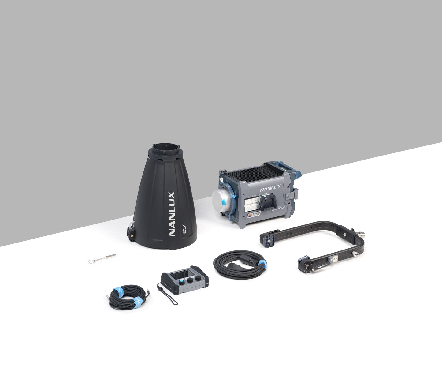 NANLUX Evoke 600C LED Full-color Spot Light with trolley case