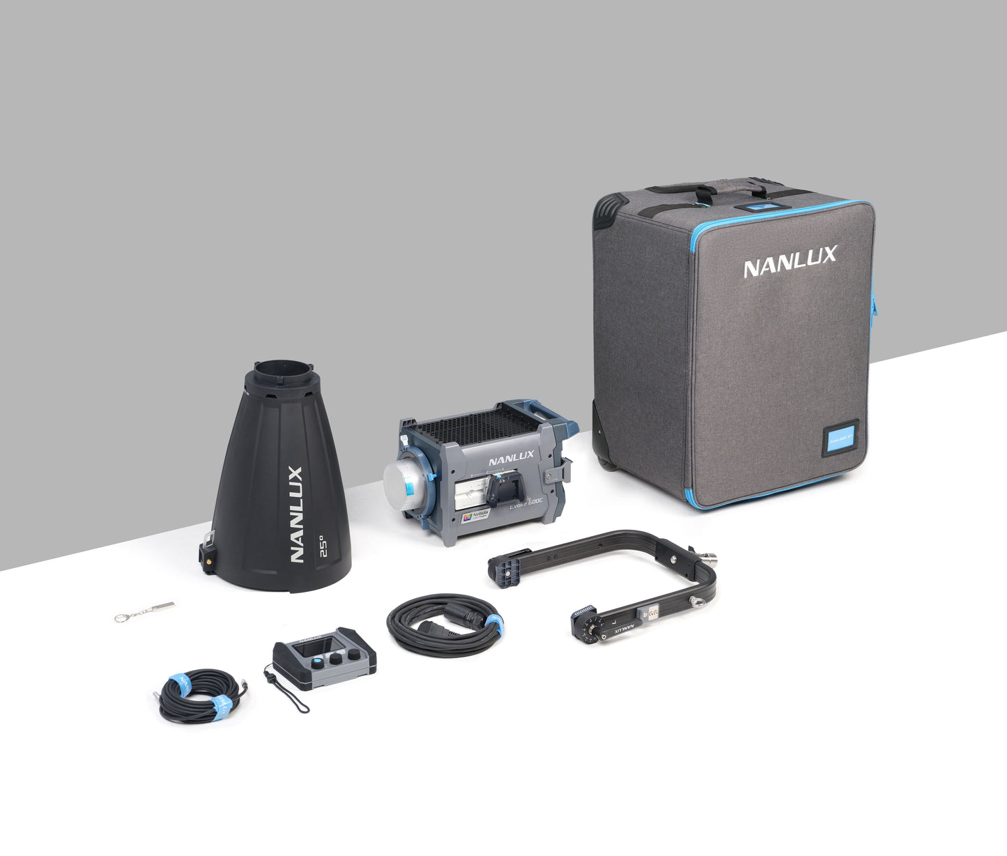 NANLUX Evoke 600C LED Full-color Spot Light with trolley case